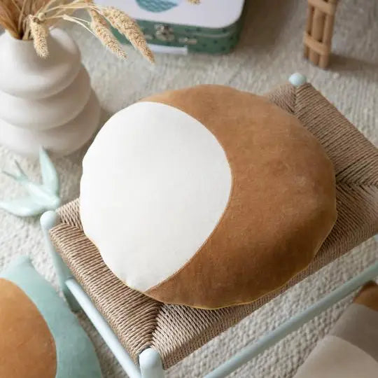Toy Cushion Sun Caramel